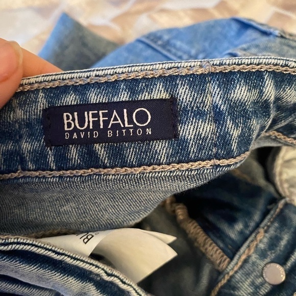 Buffalo high rise jeans. Skinny jeans , very flattering light blue jeans - Picture 6 of 10